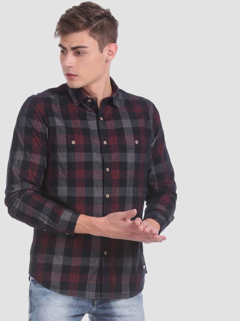

RUF & TUF Men Maroon & Black Slim Fit Checked Casual Shirt
