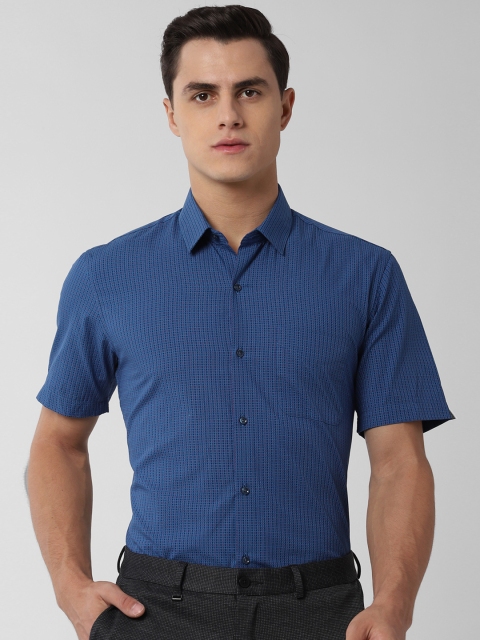 

Peter England Men Blue Slim Fit Checked Formal Shirt