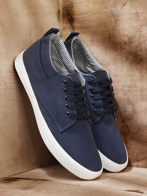 

Roadster Men Navy Blue Solid Sneakers