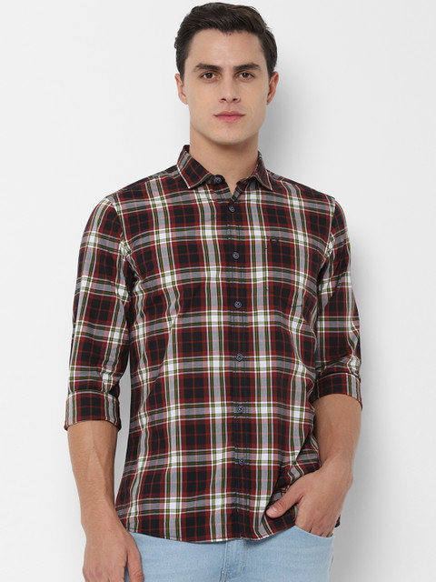 

Solly Jeans Co. Men Black & Red Regular Fit Checked Casual Shirt
