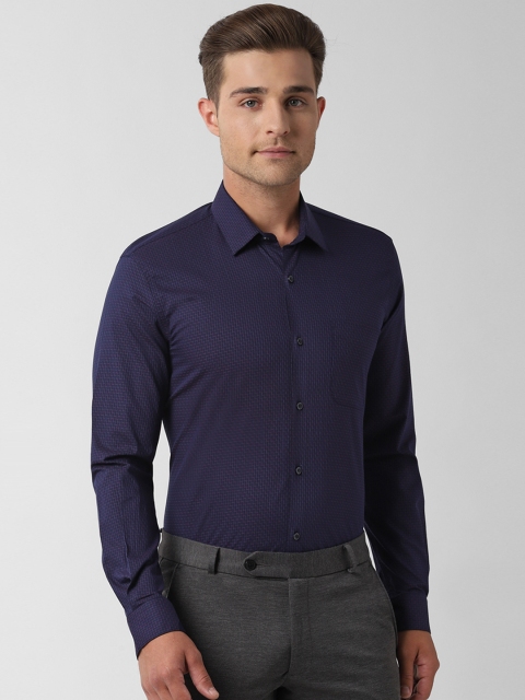 

Peter England Men Navy Blue Regular Fit Checked Formal Shirt
