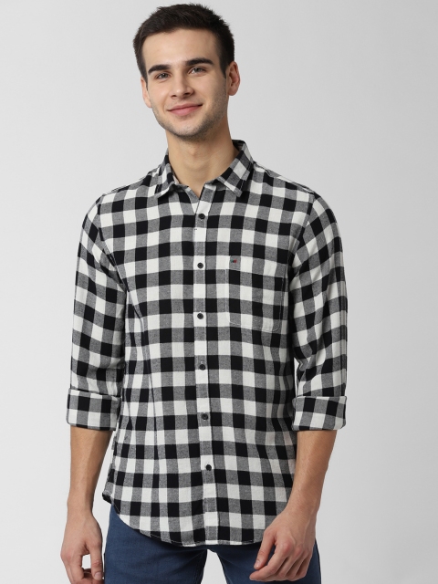 

Peter England Casuals Men Black & White Slim Fit Checked Casual Shirt