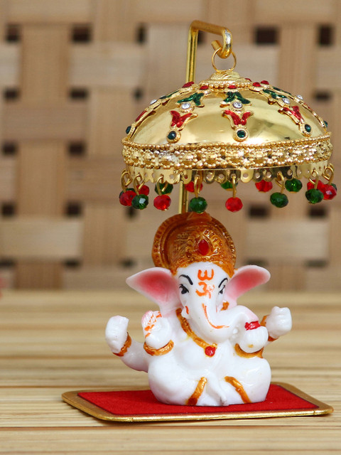 

eCraftIndia White & Gold-Toned Handcrafted Lord Ganesha Idol with Chatri Showpiece