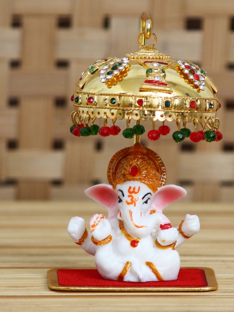 

eCraftIndia White & Gold-Toned Decorative Lord Ganesha Idol With Designer Chatri
