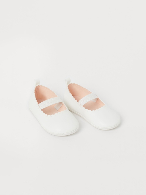 

H&M Girls White Ballet Pumps