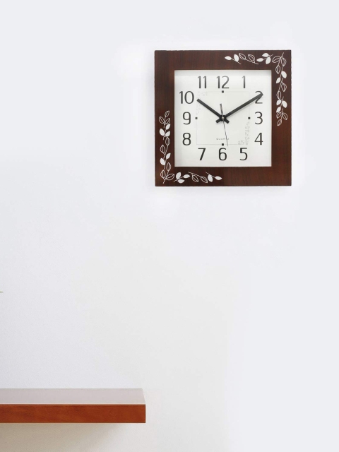 

eCraftIndia White Square Solid Analogue Wall Clock 33 cm