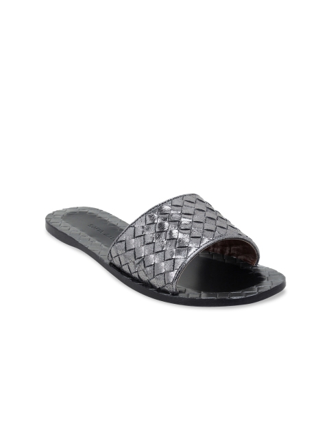 

SOFIA BALDI Women Silver-Toned Textured Leather Open Toe Flats
