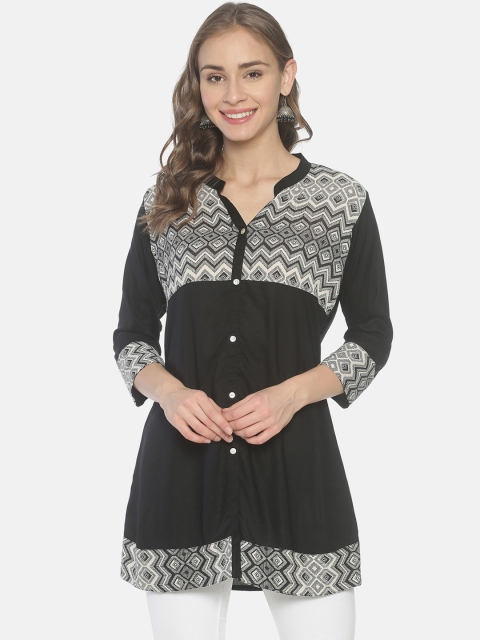 

Mytri Women Black Printed Straight Kurti