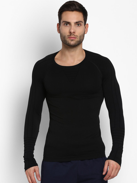 

hummel Men Black Solid Round Neck T-shirt