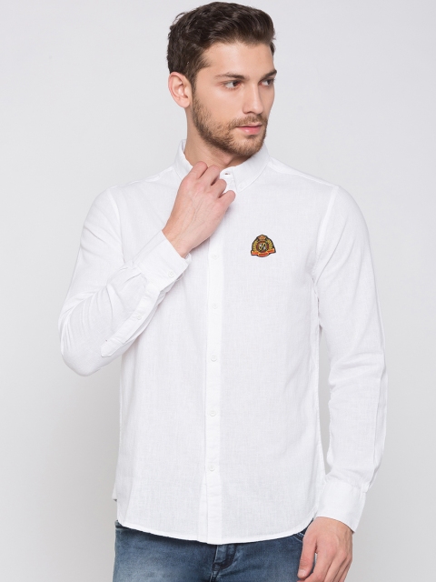 

Globus Men White Regular Fit Solid Casual Shirt