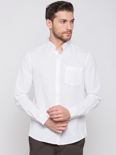 

Globus Men White Regular Fit Solid Casual Shirt