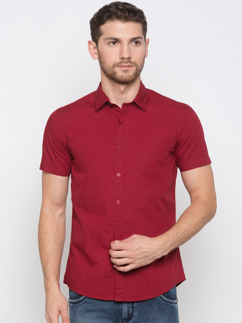 

Globus Men Maroon Regular Fit Solid Casual Shirt