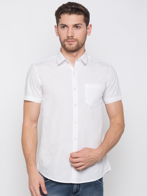 

Globus Men White Regular Fit Solid Casual Shirt