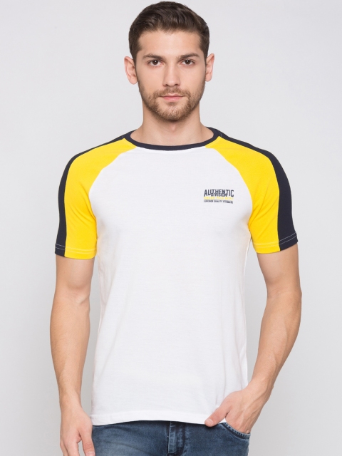 

Globus Men White Colourblocked Round Neck T-shirt