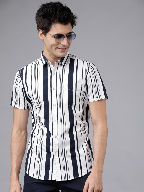 

LOCOMOTIVE Men White & Navy Blue Slim Fit Striped Casual Shirt