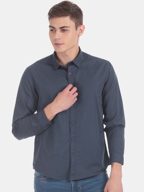 

Cherokee Men Navy Blue Regular Fit Solid Casual Shirt