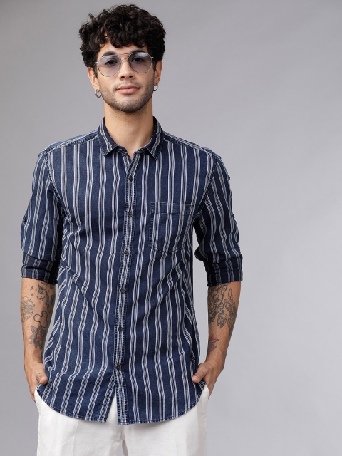 

Ecko Unltd Men Navy Blue & Off-White Slim Fit Striped Casual Shirt