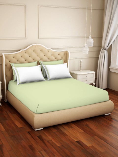 

SPACES Lime Green Solid 300 TC Cotton Hygro 1 Hygro Hay King Bedsheet with 4 Pillow Covers
