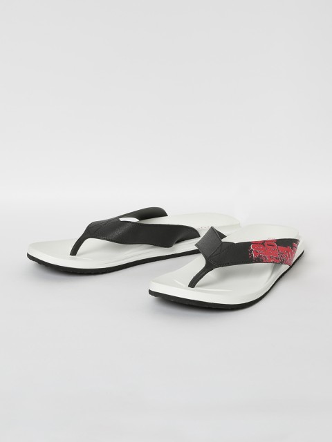 

Forca Men Black Solid Thong Flip-Flops