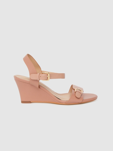 

Mast & Harbour Women Pink Textured Heels