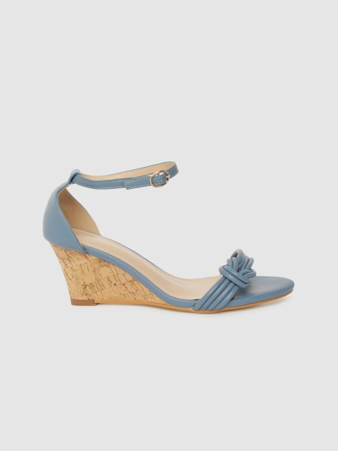 

Mast & Harbour Women Blue Woven Design Heels