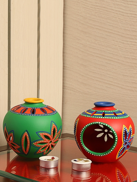

ExclusiveLane Set of 2 Light In Matkis Hand-Painted Terracotta Tea-Light Holders, Red
