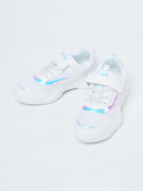 

Fame Forever by Lifestyle Girls White Sneakers