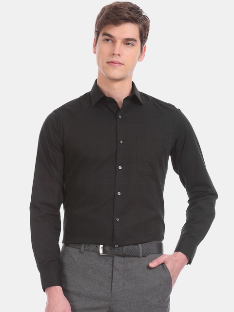 

Arrow Men Black Slim Fit Checked Formal Shirt