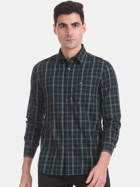 

Arrow Sport Men Black & Green Slim Fit Checked Casual Shirt