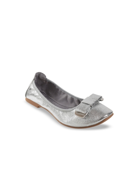 

Metro Women Silver-Toned Solid Open Toe Flats