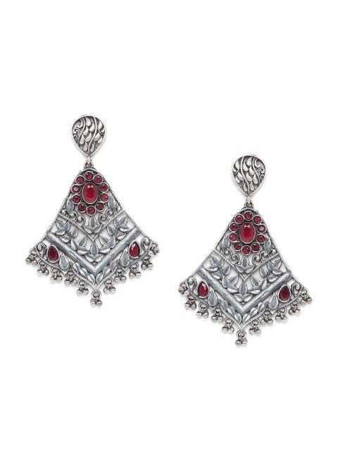 

GloBox By ZeroKaata Red & Silver-Plated Oxidised Geometric Drop Earrings