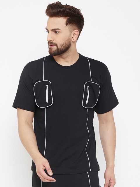 

FUGAZEE Men Black Reflective Striped Round Neck T-shirt