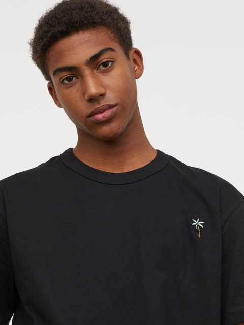 

H&M Men Black Solid Cotton T-shirt