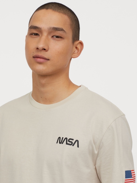 

H&M Men Beige Printed T-shirt