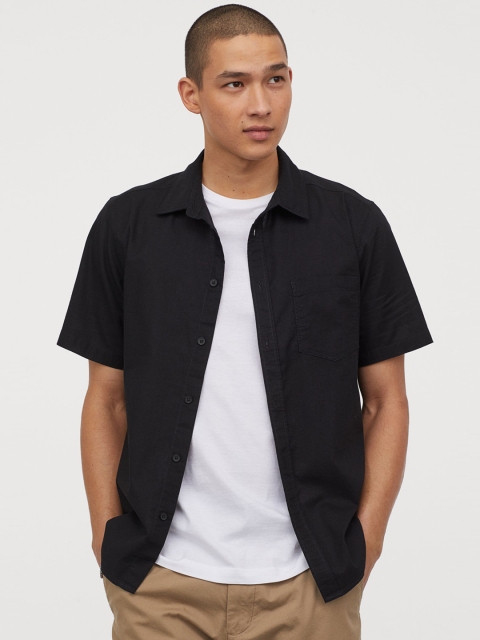 

H&M Men Black Solid Short-Sleeved Cotton Shirt