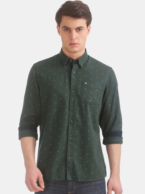 

Arrow Men Green & Yellow Slim Fit Printed Casual Shirt