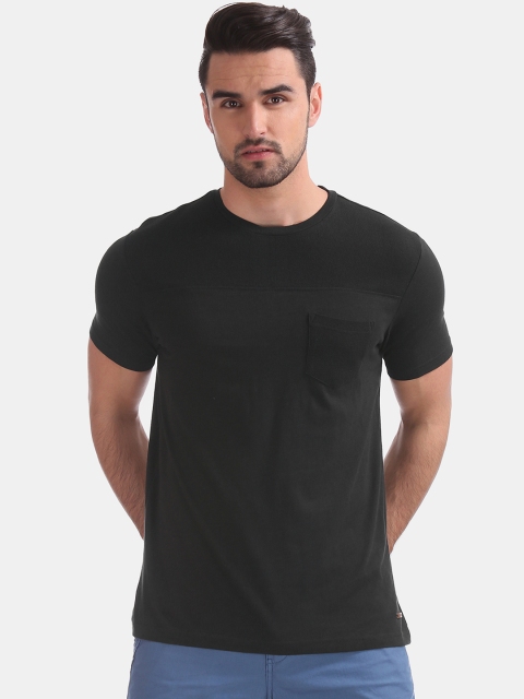 

Cherokee Men Black Solid Round Neck T-shirt