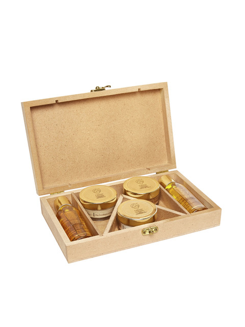 

Pahadi Local Unisex Beauty Box - Gift Set, Gold