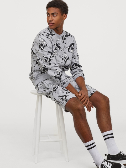 

H&M Men Grey & Black Minion Print Shorts