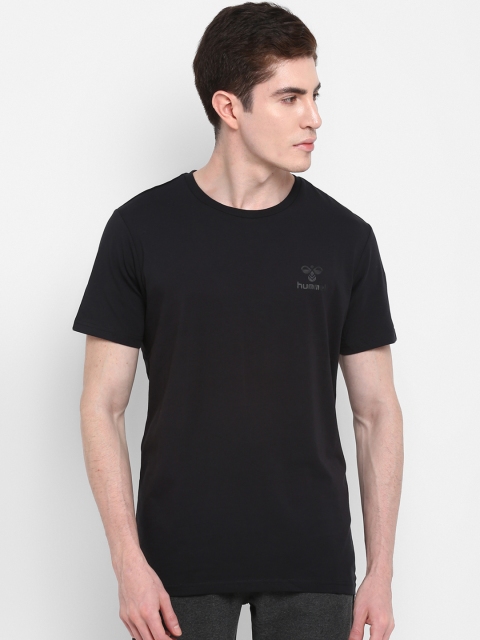 

hummel Men Black Solid Round Neck T-shirt