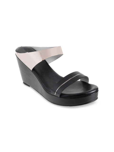 

Metro Women Black & Off-White Colourblocked Wedges