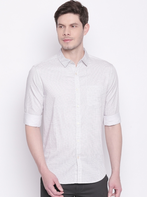 

BYFORD by Pantaloons Men Off-White & Black Slim Fit Printed Casual Shirt