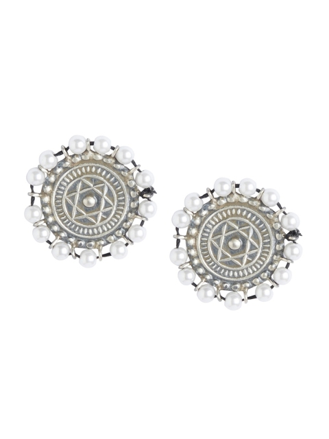 

ahilya Silver-Toned Star Shaped Studs