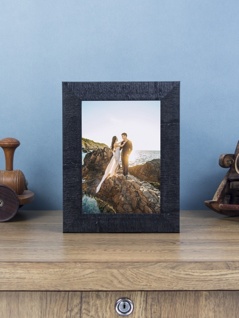 

WISHTANK Black Textured Table Top Photo Frame