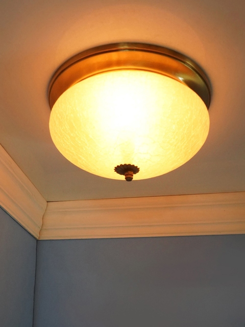 

Fos Lighting Gold- Toned Zenith Crackle Glass Flush Mount