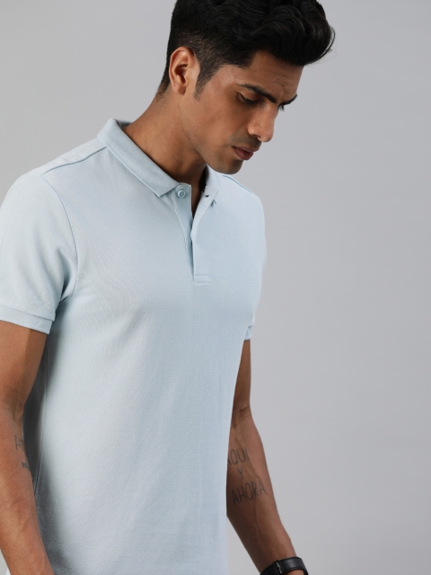 

Levis Men Blue Solid Polo Collar T-shirt