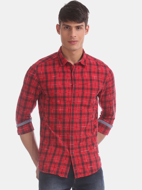

Flying Machine Men Red & Black Regular Fit Checked Casual Shirt