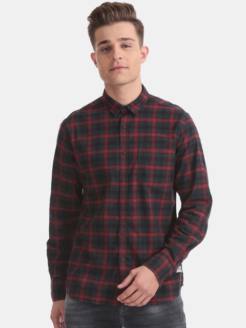 

Flying Machine Men Green & Red Slim Fit Checked Casual Shirt