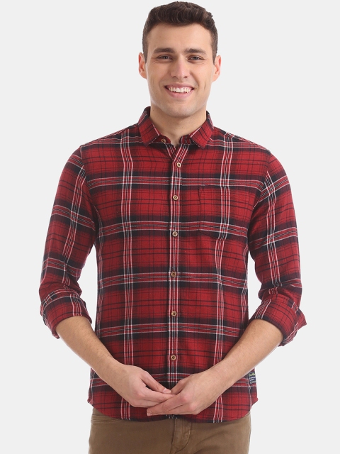 

Flying Machine Men Red & Black Slim Fit Checked Casual Shirt