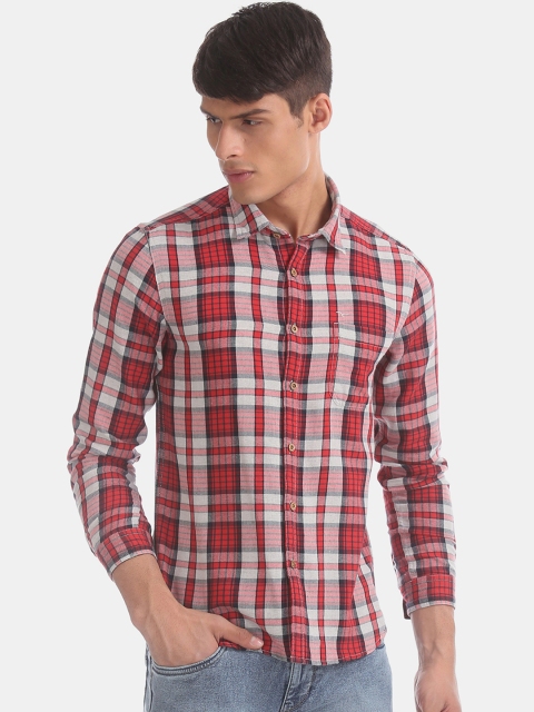 

Flying Machine Men Red & Off-White Regular Fit Checked Casual Shirt